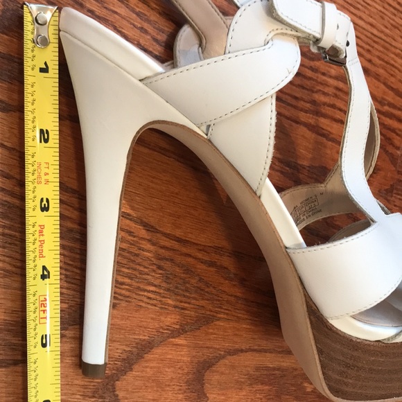 Guess platform heels. Brand new. Size 7.5 - Picture 9 of 9